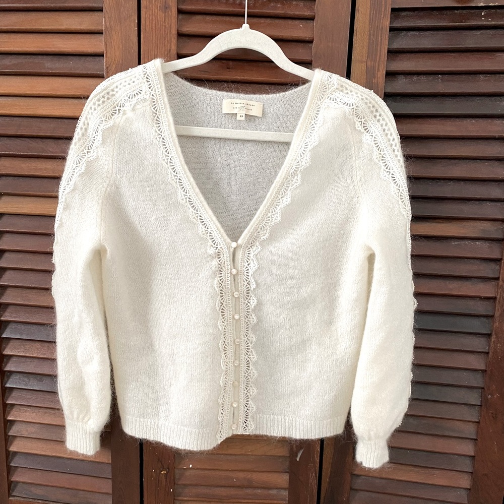 NWOT deep v-neck Sézane sweater with lace detail